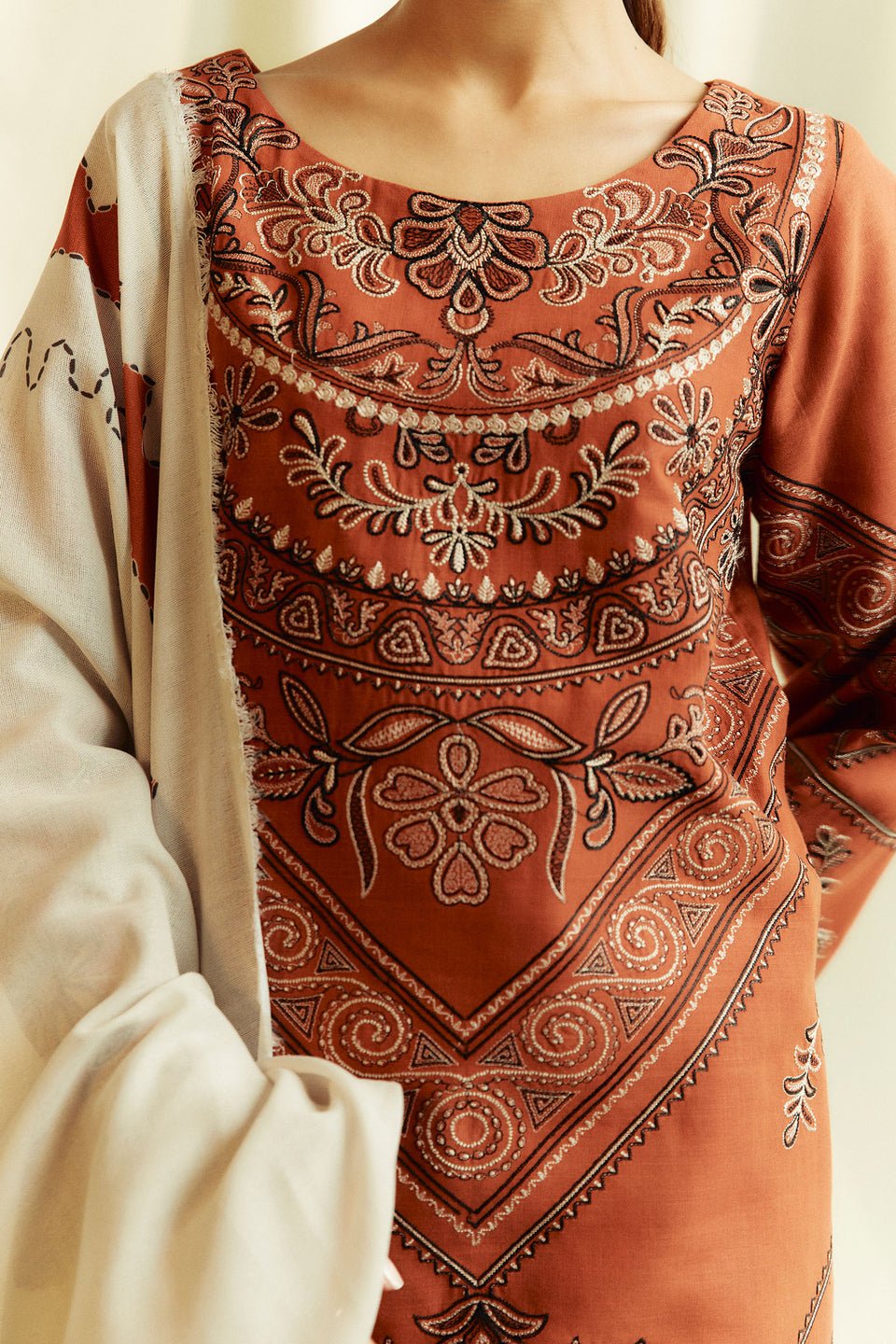 3 piece unstitched embroidered lawn fabric zs 100 3 piece unstitched embroidered lawn fabric zs 100