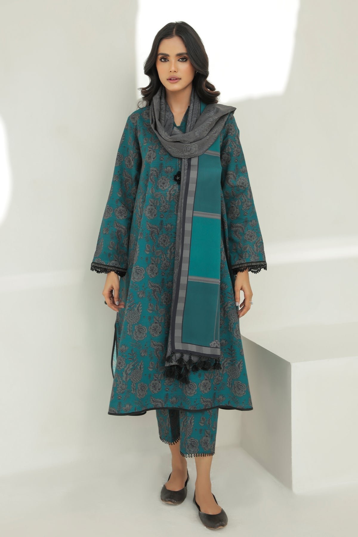 15_1.jpg 3 Pc Unstitched Digital Printed Lawn Suit With Lawn Dupatta - Image 1