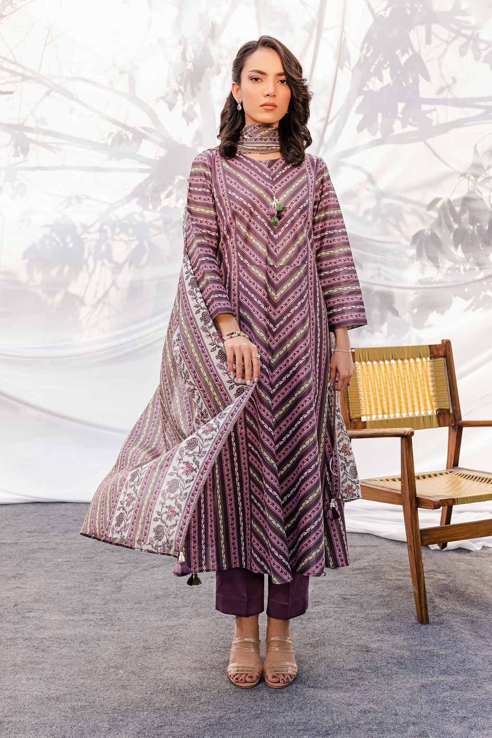 42302013-_1.jpg 3 Piece - Airjet Digital Printed Lawn Suit ( Lawn Dupatta) - Image 1