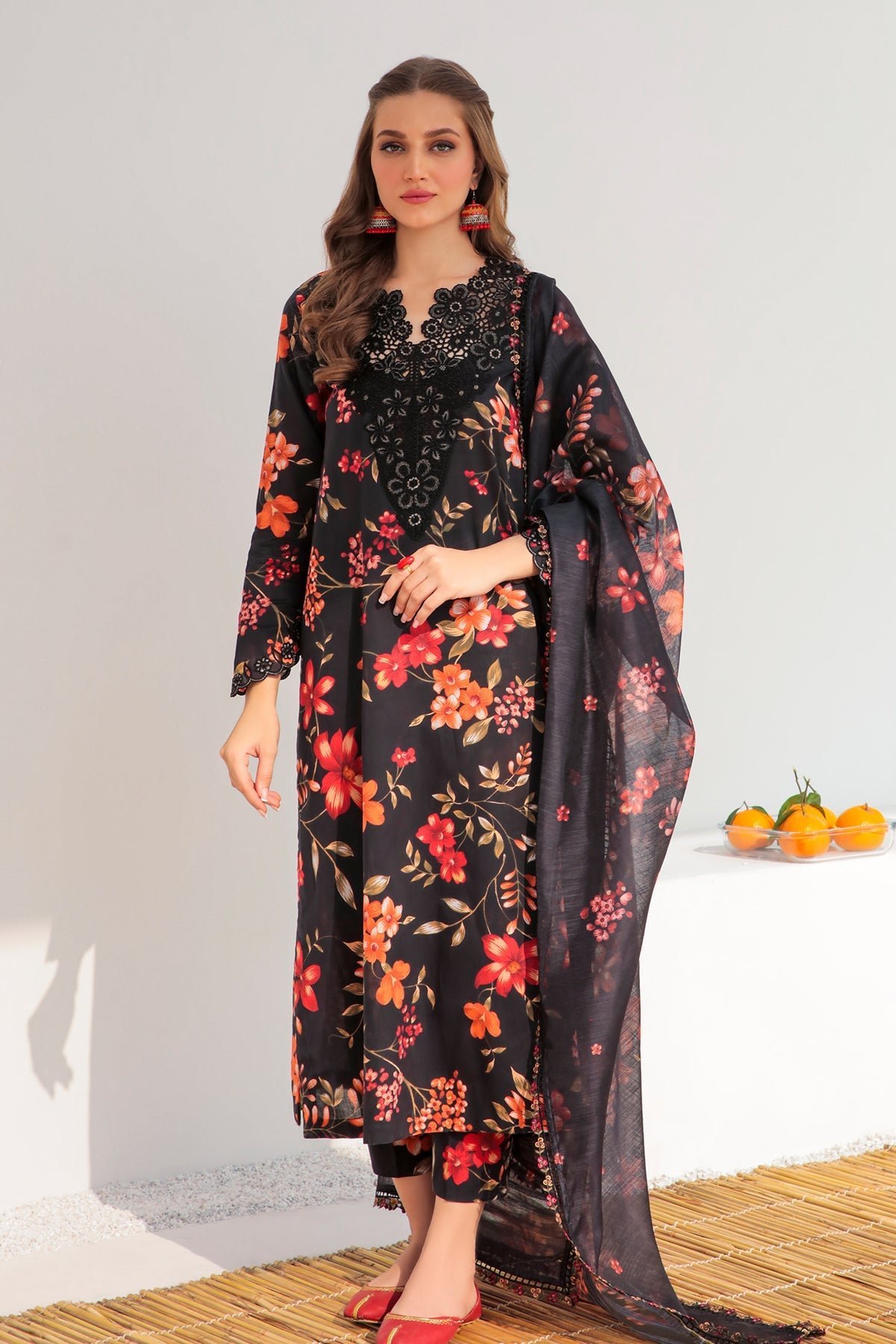 71_4_be719d22-92aa-42cc-b7c0-f793736d29d9.jpg 3 Piece - Digital Printed Unstitched Lawn Suit - Image 1