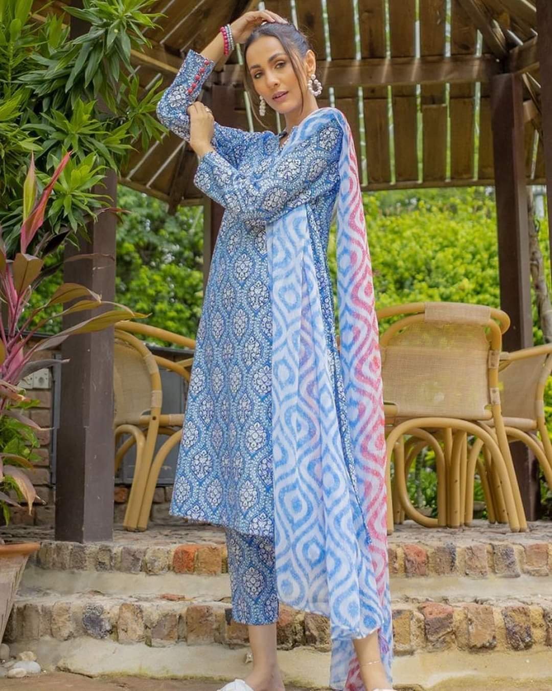 IMG-20230423-WA0018.jpg 3 Piece - Unstitched Digital Printed Lawn Suit - Image 1