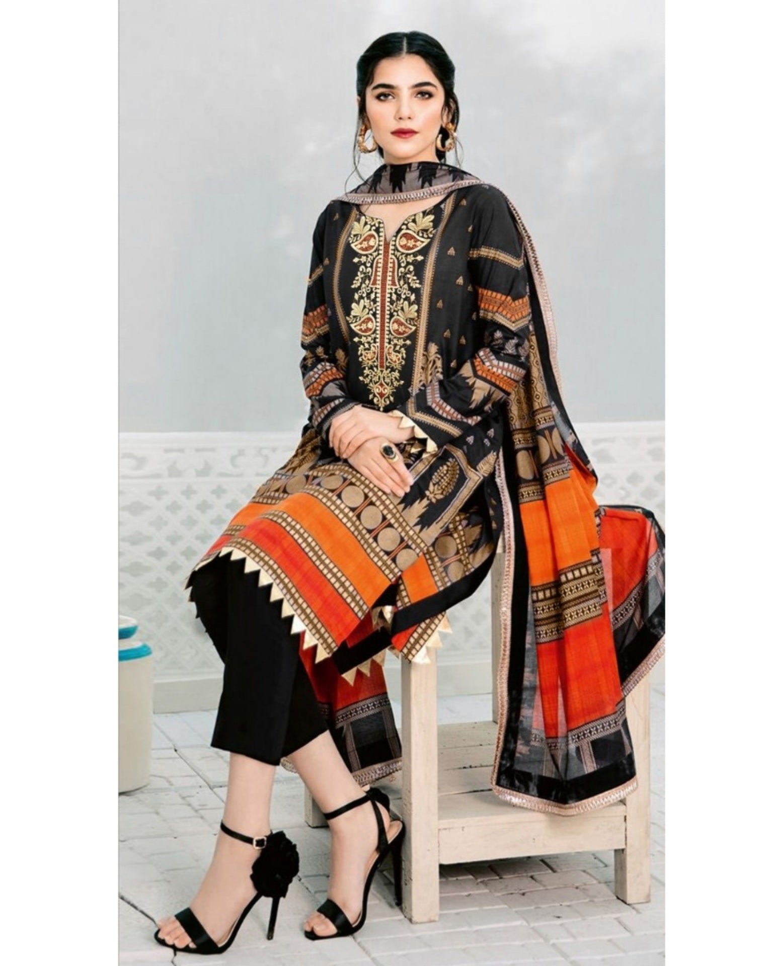 InShot_20211028_013736856.jpg 3 Piece - Unstitched Embroided Lawn Suit - Image 1